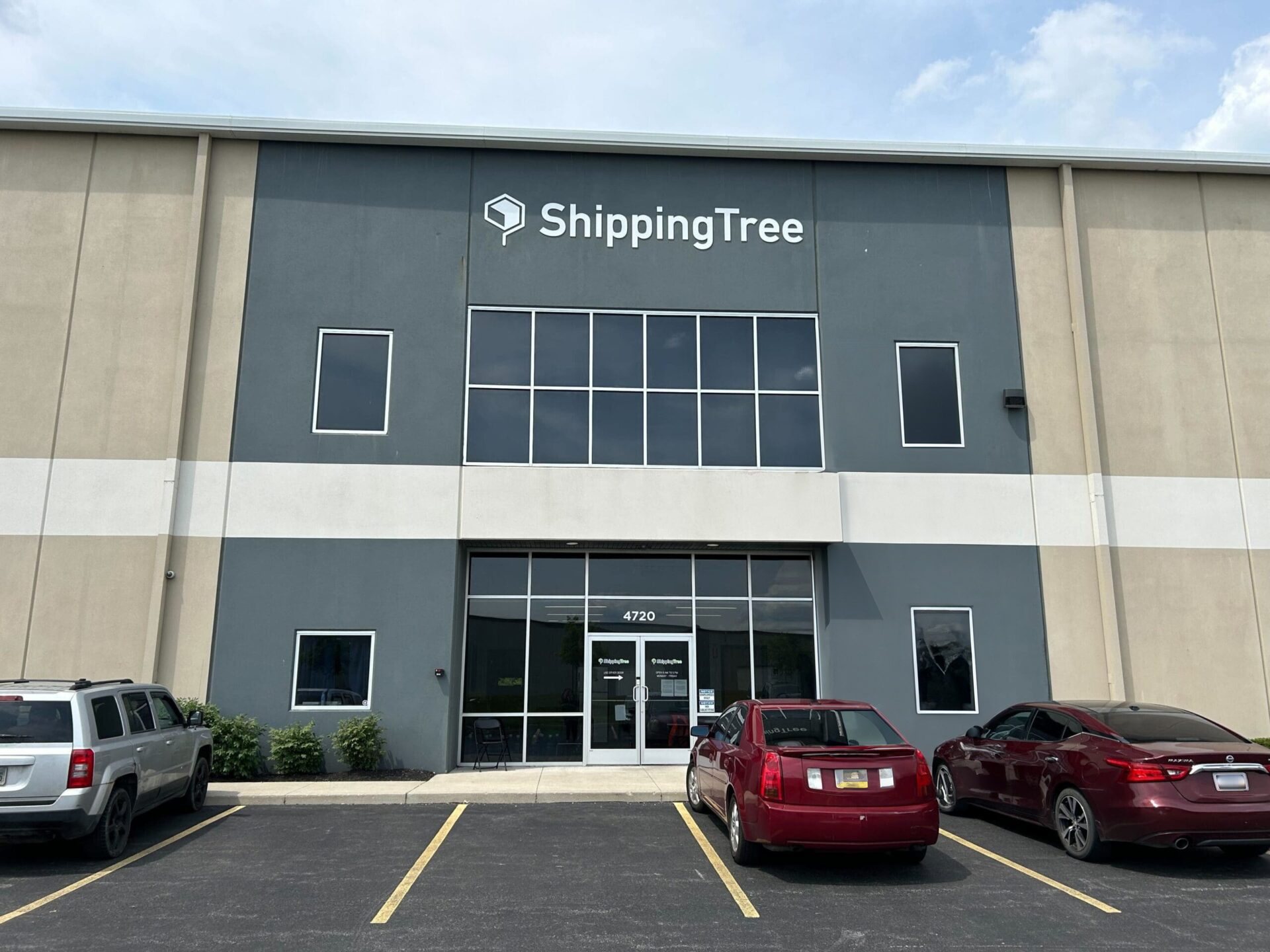 exterior of columbus shippingtree location